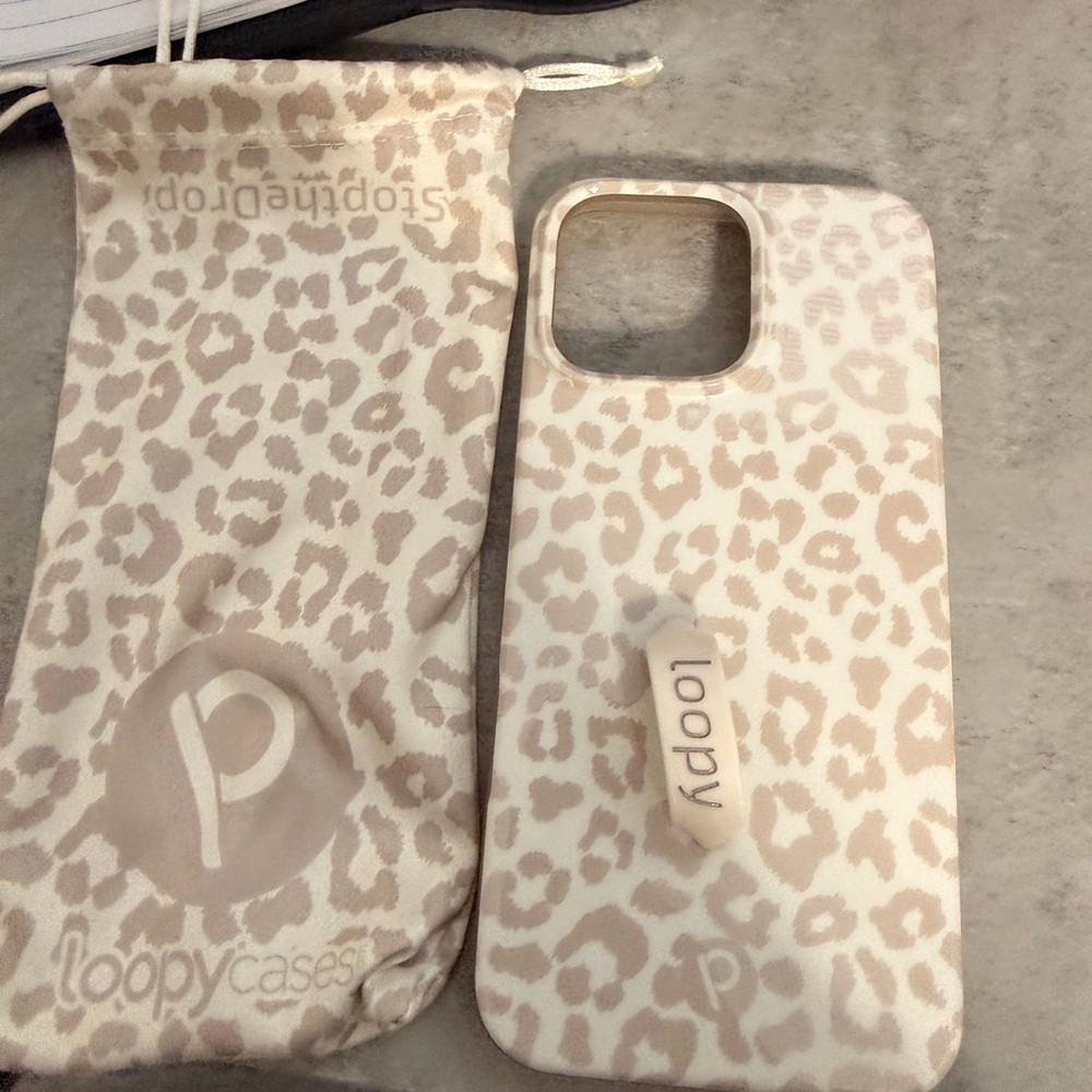 NEW Loopy Case Beige Leopard Print Phone Case iPhone 16 pro max righty